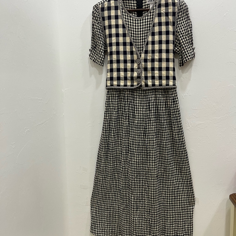 VINTAGE J.B.S. LTD BLACK and WHITE PLAID SIZE 12‎ MIDI DRESS WITH VEST